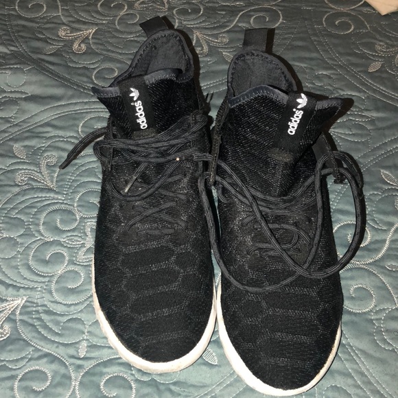 le adidas tubulare uomini scarpe taglia 95 poshmark le adidas tubulare uomini scarpe taglia 95 poshmark